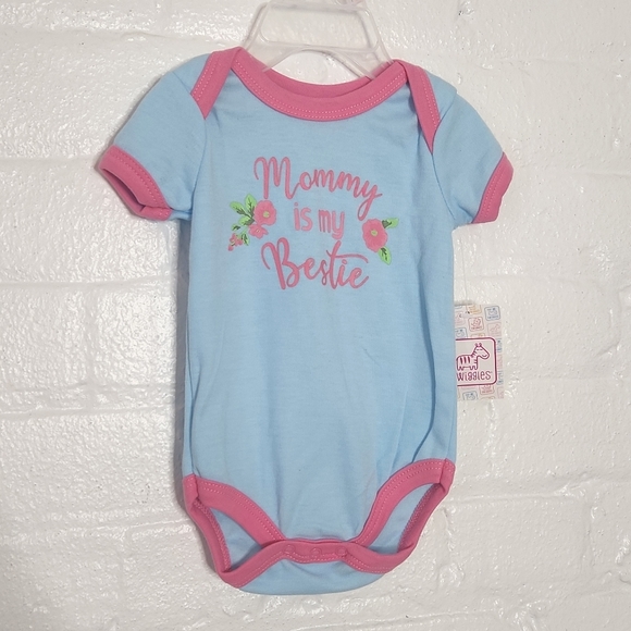 "Mommy is my Bestie" Onesie NWT - Picture 1 of 3
